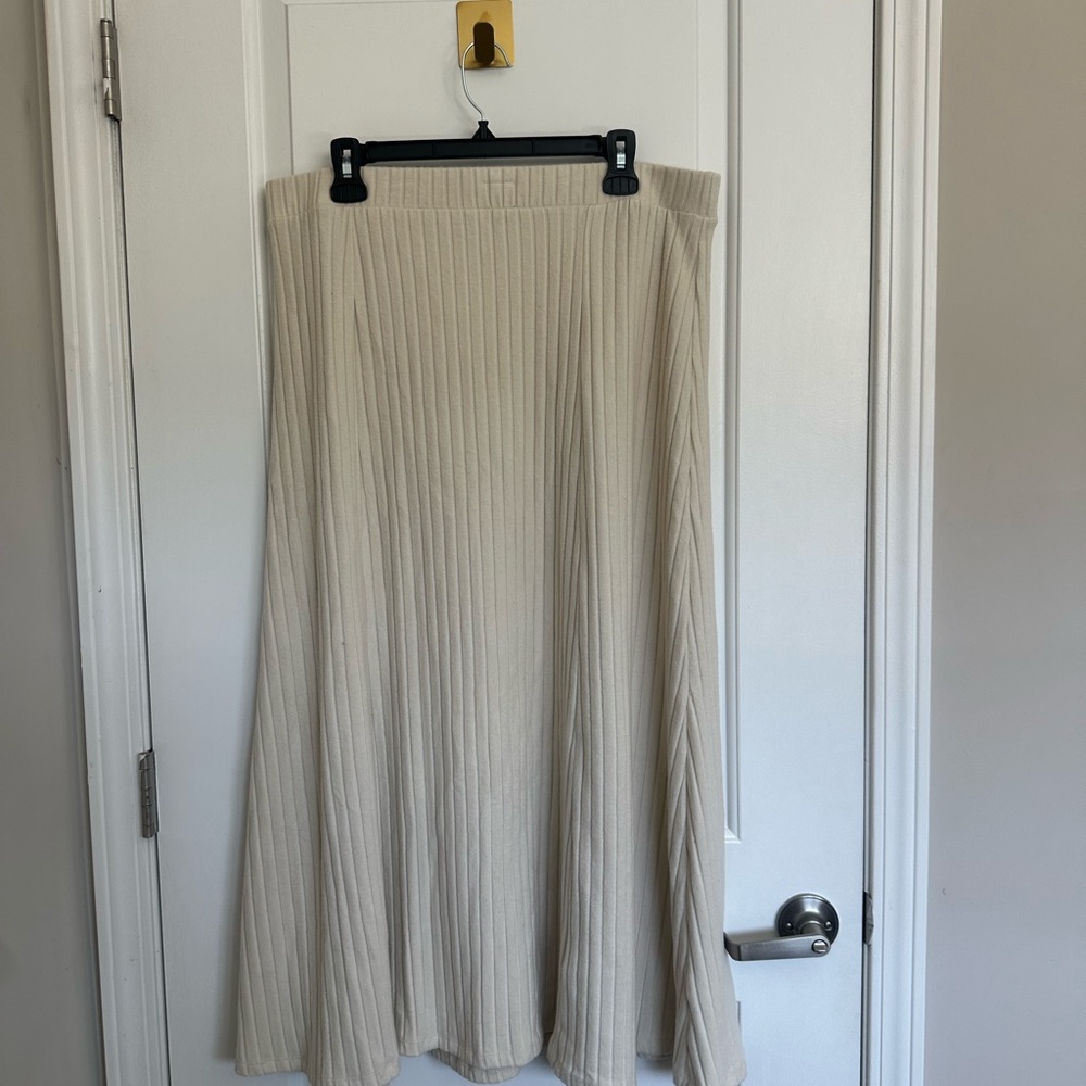 Old Navy Cream Ribbed A-Line Skirt